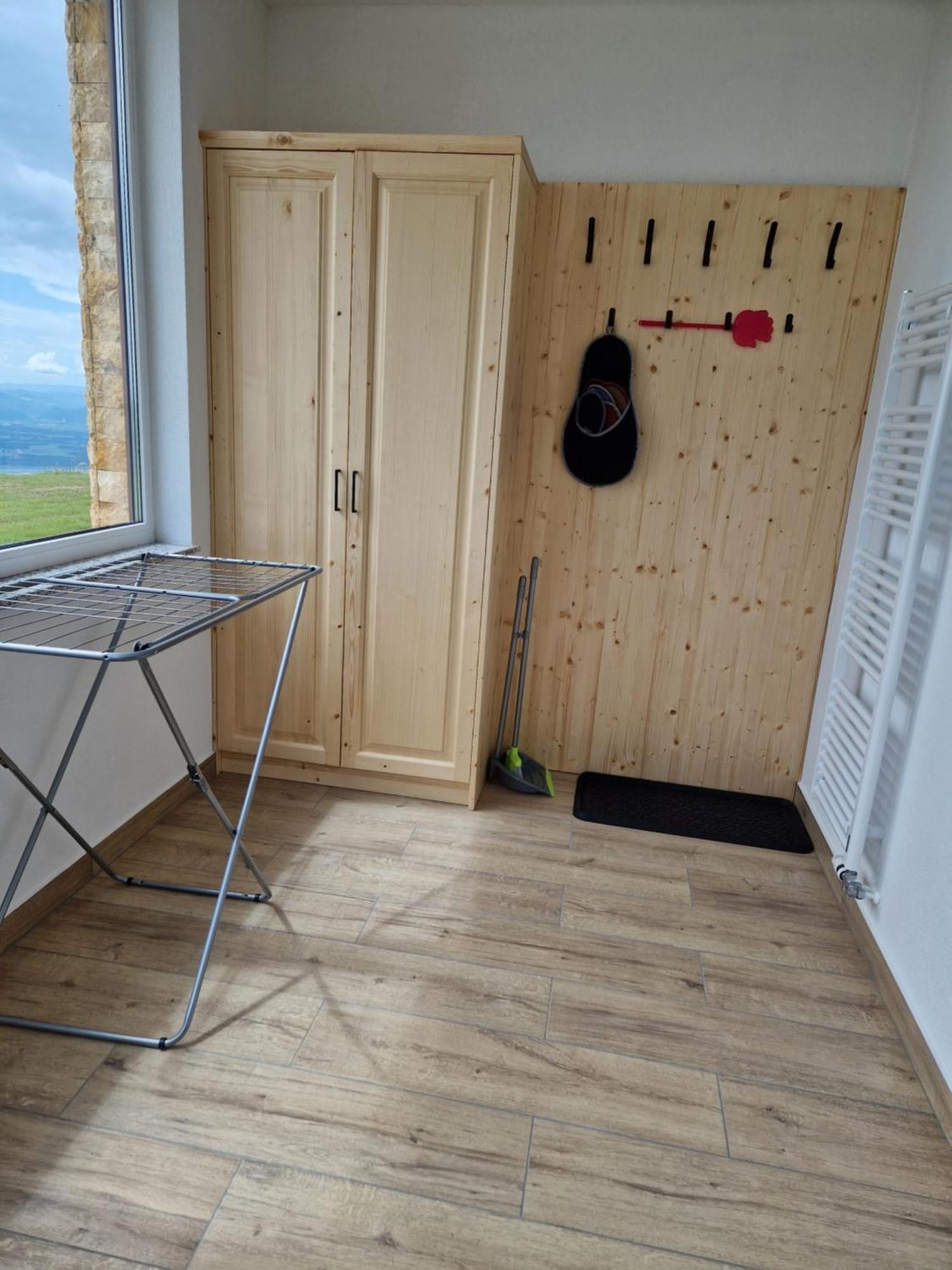 Guest House Pr Ambruzarju & Apartments Cerklje na Gorenjskem Rom bilde